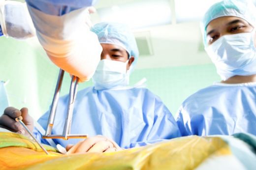 Göbek Fıtığı Patlaması Belirtileri Nelerdir?